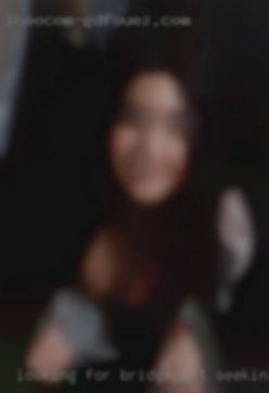 Looking for total discretion Bridgeport seeking threesome and fun.