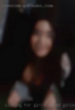 Looking for white men 30's  and girls-naked girls up.